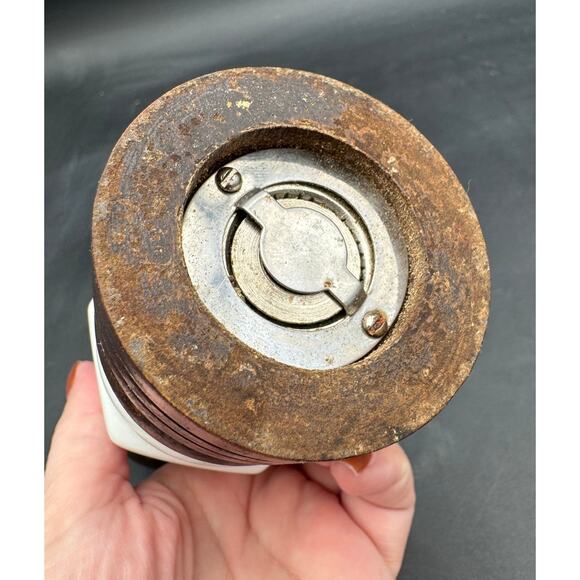 Vintage Pepper Grinder Wood and Porcelain Blue and White Winter Scene - Picture 6 of 8